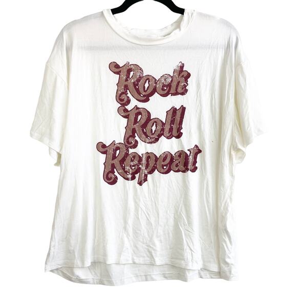 Le Lis L Rock Roll Repeat Graphic Band Tee Short Sleeve Crew Neck Slouchy Tshirt - Picture 2 of 8
